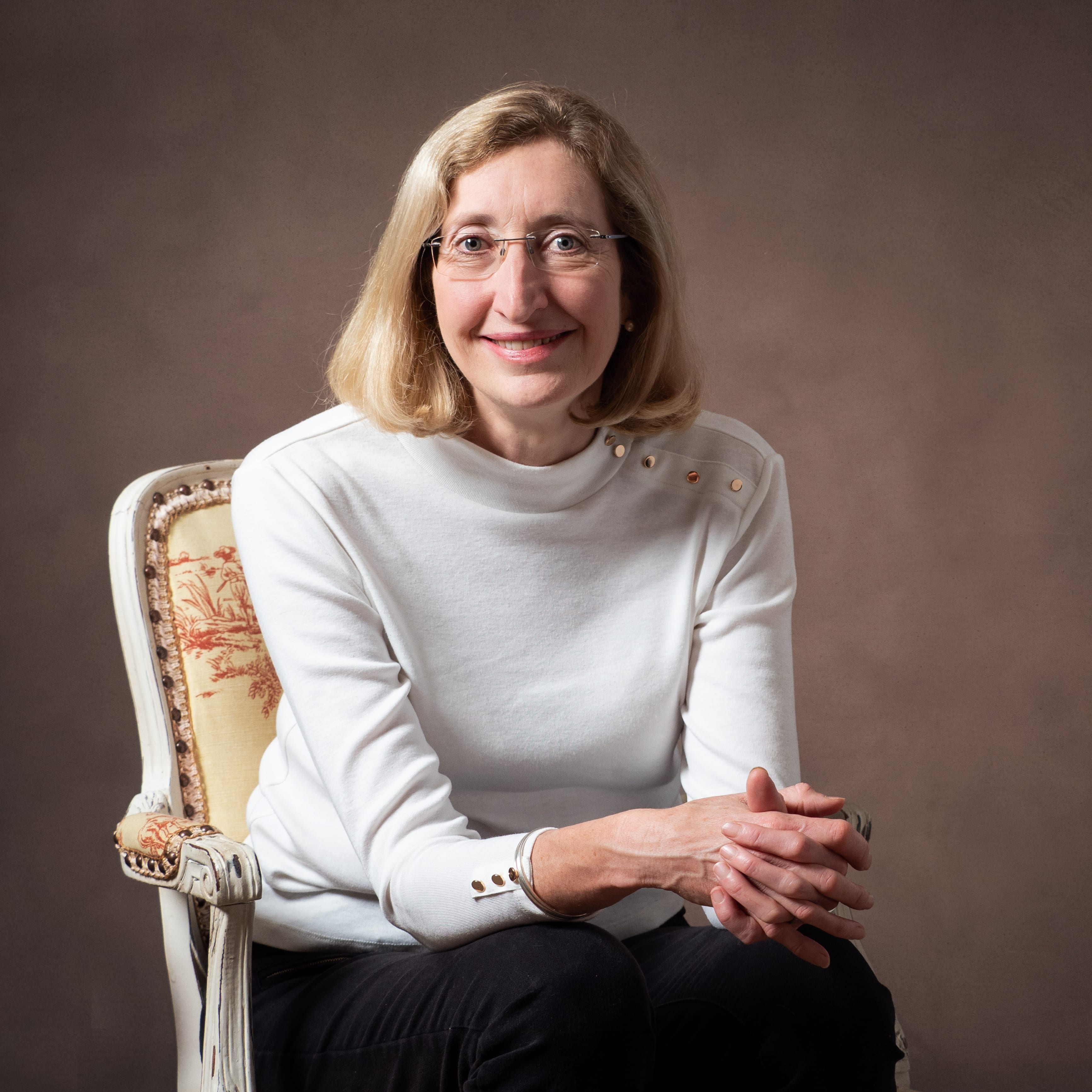 Ann Leitch Ann was part of the senior leadership team of one of the UK’s leading hospital groups, a £930m turnover company. For most of her career, she has led multi-million pound healthcare businesses, managing transformational change, developing individual leaders and teams. Ann is a trained coach and facilitator, and has over 20 years experience as a Meyers-Briggs and Firo-B practitioner.